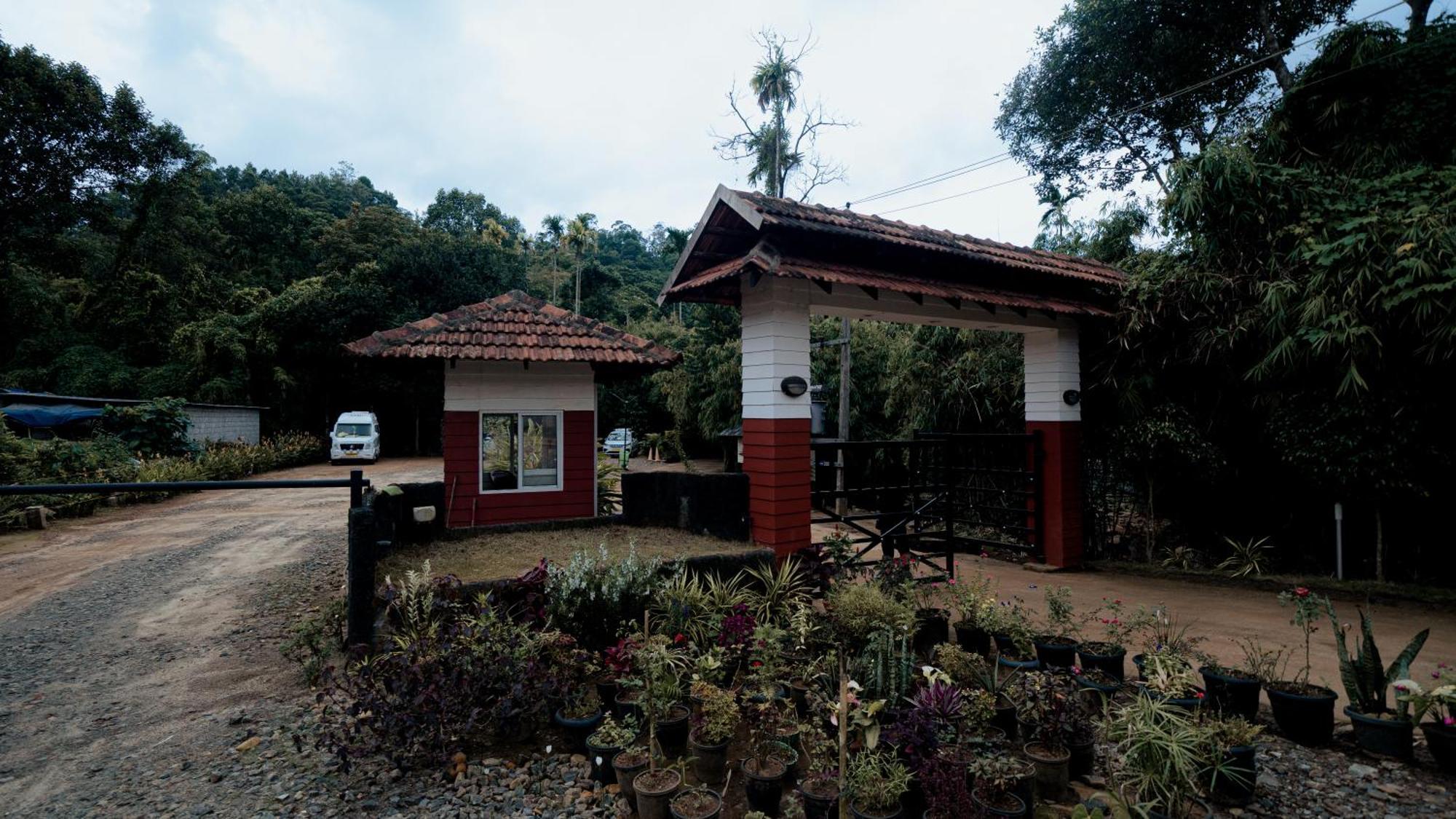 Vythiri Holiday Resort, Wayanad Ngoại thất bức ảnh