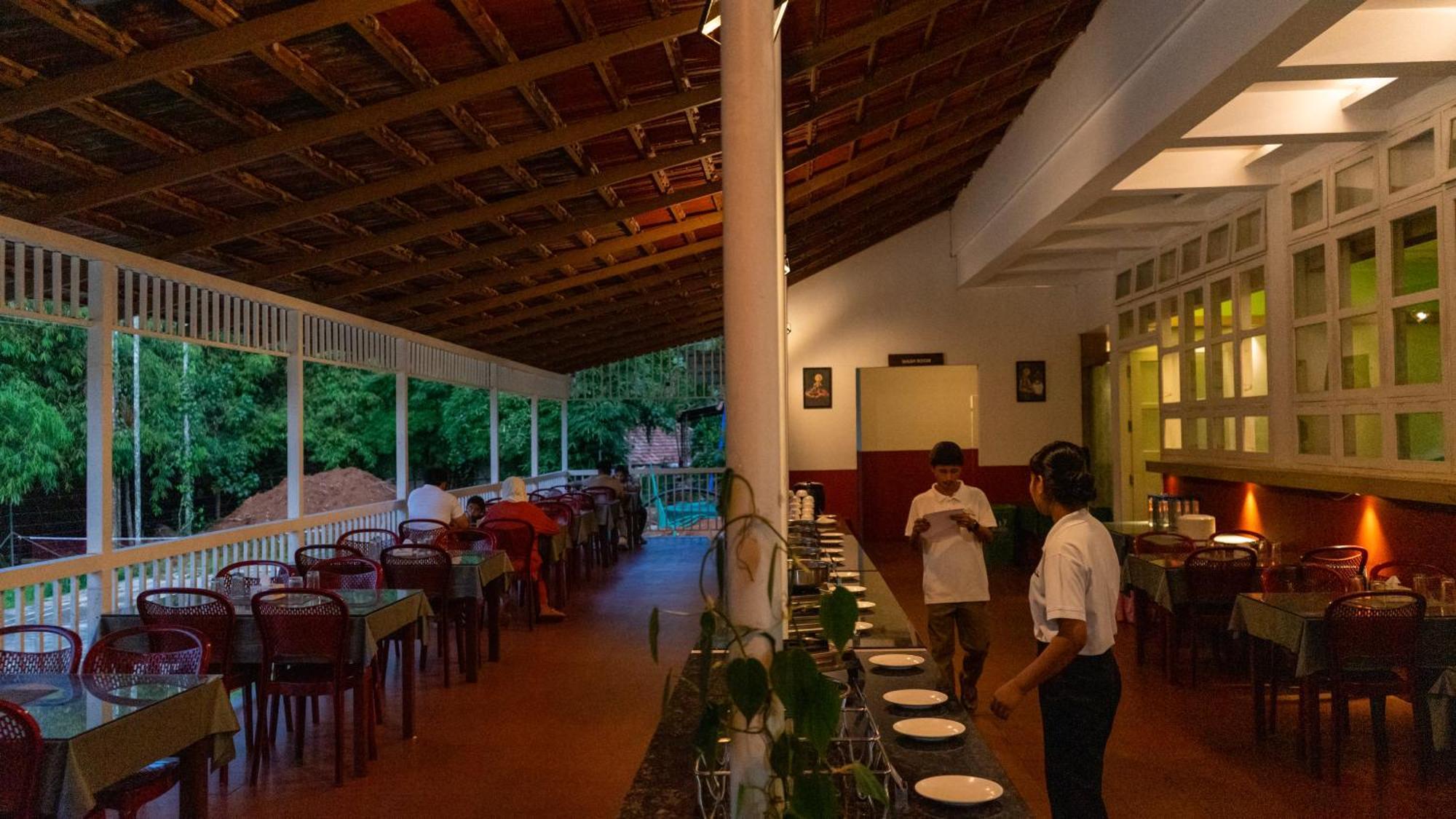 Vythiri Holiday Resort, Wayanad Ngoại thất bức ảnh