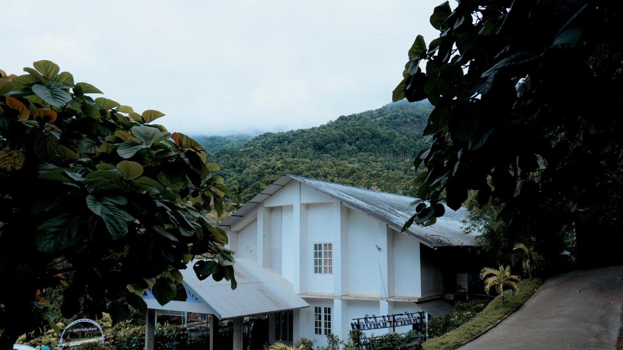 Vythiri Holiday Resort, Wayanad Ngoại thất bức ảnh