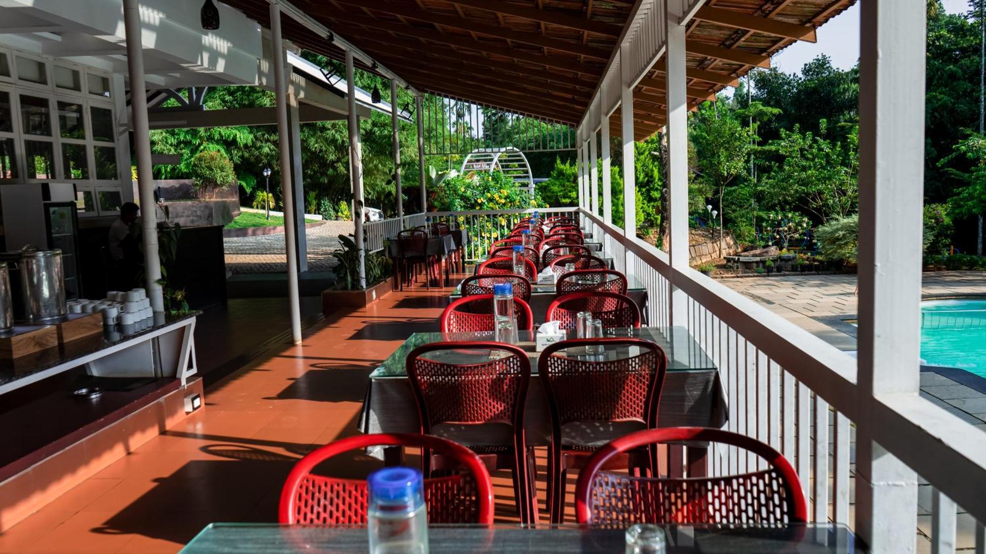 Vythiri Holiday Resort, Wayanad Ngoại thất bức ảnh